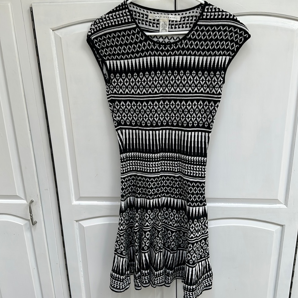 Max Studio sweater-dress, women’s size small. S
